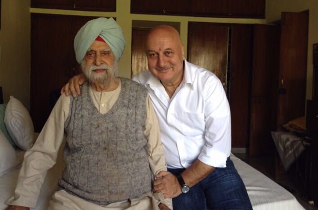 anupam-kher-with-father-in-law